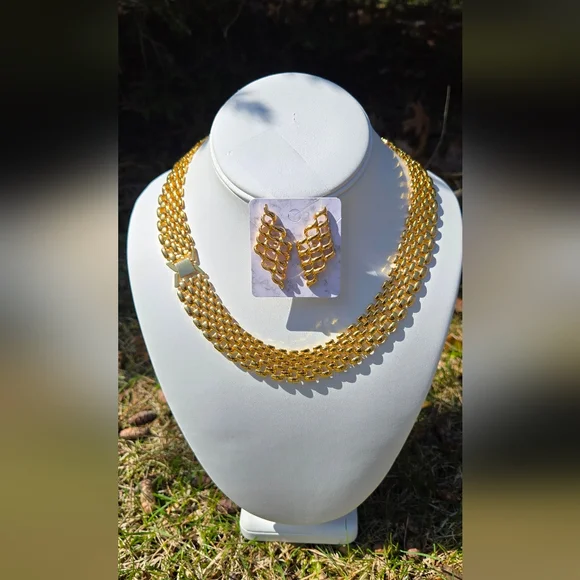 Vintage Premier Designs Panther Link Collar Necklace Gold Tone / Avon Eartings - Picture 12 of 16